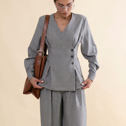 Élise - Tailleur Asymétrique Gris