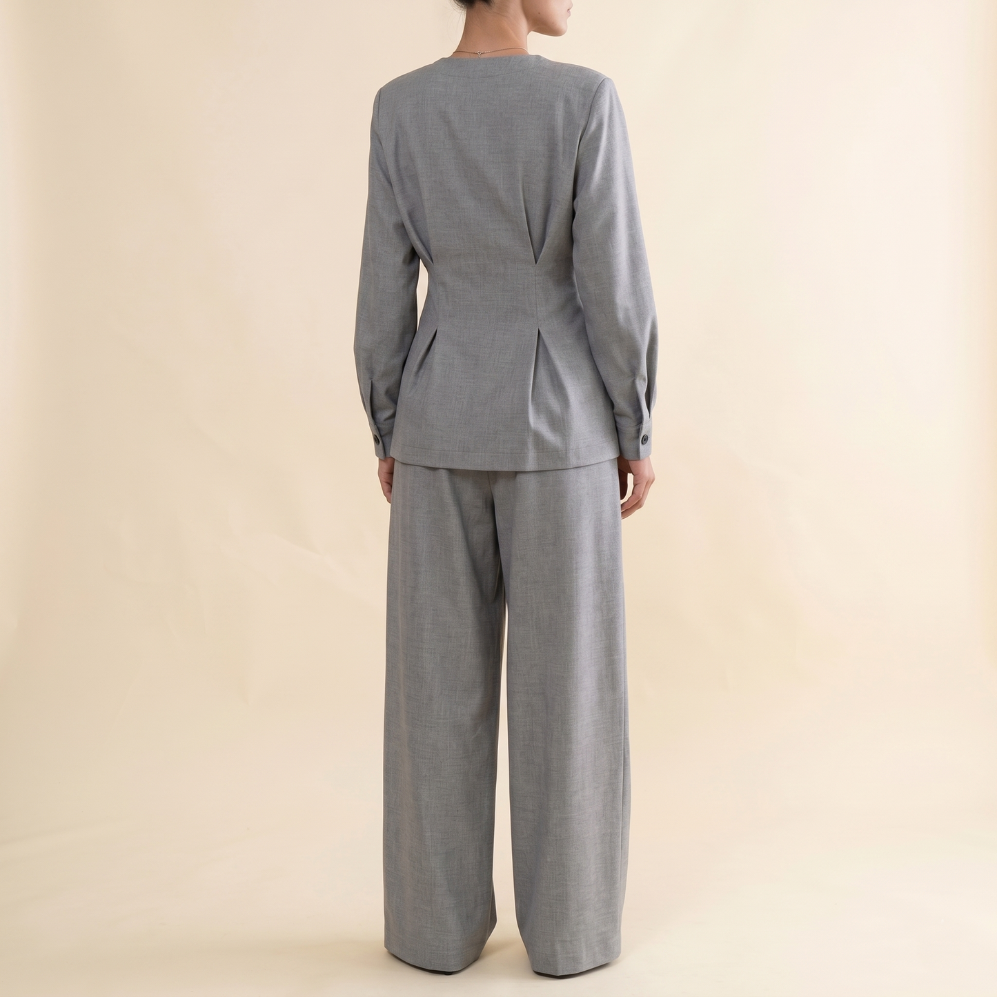 Élise - Tailleur Asymétrique Gris